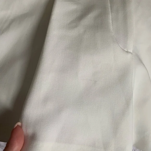 Zara Pleated Shorts - Picture 10 of 10